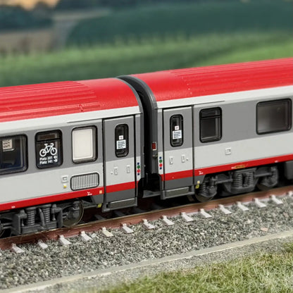 ASM Wagen der ÖBB vorbildgerecht eng gekuppelt mit Magnetkupplungen von Gleis 1