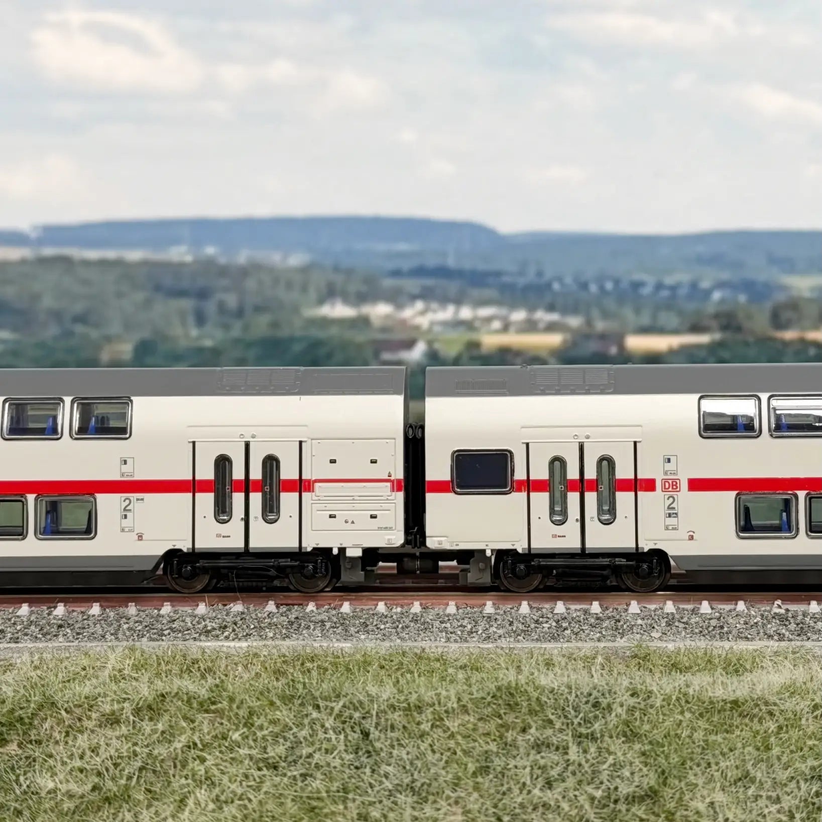 Brawa Twindexx IC 2 Wagen der DB minimaler Abstand zwischen den Wagen mit Magnetkupplungen